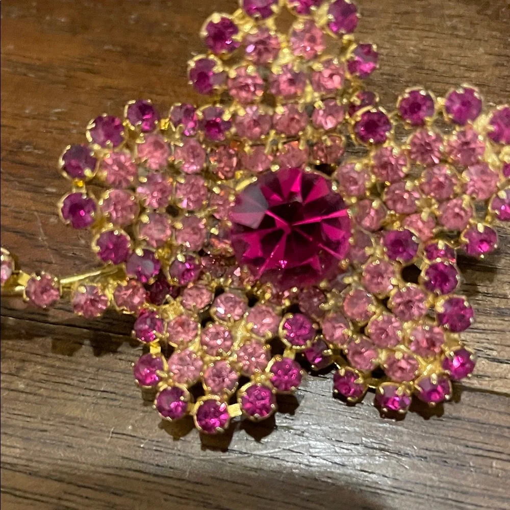 Vintage Feminine Pink Crystal Floral Brooch
